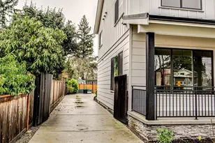 11014 Dayton Ave N, Seattle, WA 98133 - Photo 31