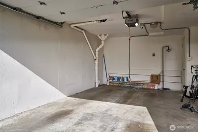 812 N 42nd Street #301, Seattle, WA 98103 - Photo 25