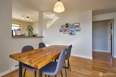 812 N 42nd Street #301, Seattle, WA 98103 - Photo 23