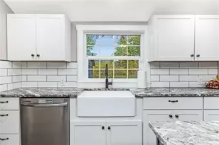 6109 Guerin St SW, Olympia, WA 98512 - Photo 11