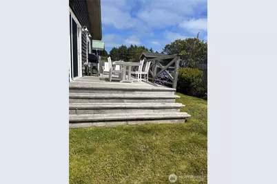 45 Central Avenue, Pacific Beach, WA 98571 - Photo 19