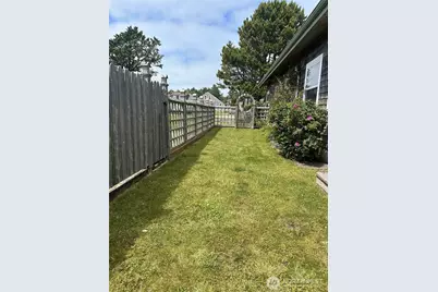 45 Central Avenue, Pacific Beach, WA 98571 - Photo 17