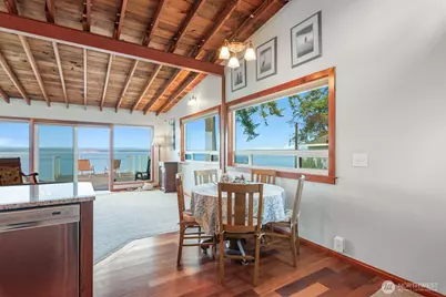 19422 Soundview Drive NW, Stanwood, WA 98292 - Photo 9