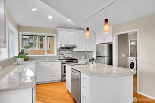 13542 40th Ave NE, Seattle, WA 98125 - Photo 17