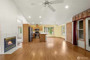 21103 16th St E, Lake Tapps, WA 98391 - Photo 3