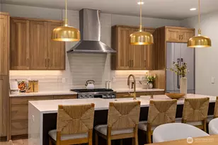 2512 NE 68th St, Seattle, WA 98115 - Photo 9