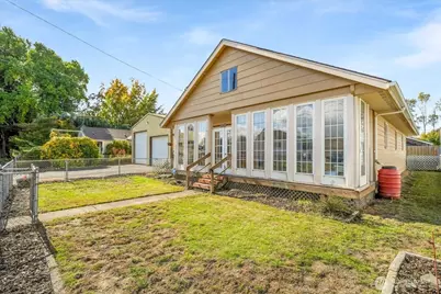 913 S 3rd Avenue, Kelso, WA 98626 - Photo 1