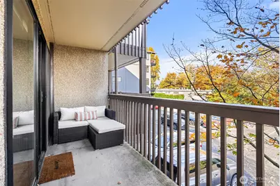 2550 Thorndyke Avenue W #103, Seattle, WA 98199 - Photo 19
