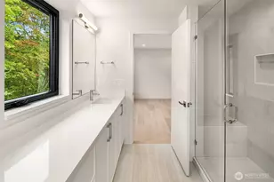 270 118th Ave SE, Bellevue, WA 98005 - Photo 21