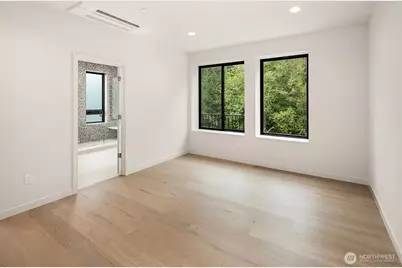 270 118th Avenue SE, Bellevue, WA 98005 - Photo 13