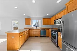 44 SW Festival St, Oak Harbor, WA 98277 - Photo 7