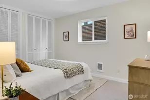 161 Valley St, Seattle, WA 98109 - Photo 11