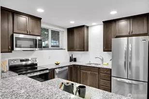 161 Valley St, Seattle, WA 98109 - Photo 31