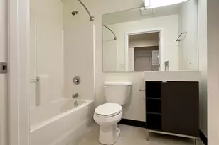 2249 NE 46th St, Seattle, WA 98105 - Photo 7