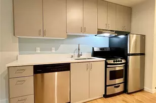 2249 NE 46th St, Seattle, WA 98105 - Photo 9