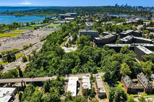 2249 NE 46th St, Seattle, WA 98105 - Photo 5