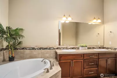 4005 NE 3rd Place #E, Renton, WA 98056 - Photo 17