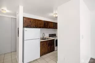 2233 NE 46th St, Seattle, WA 98105 - Photo 17