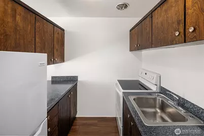2233 NE 46th Street, Seattle, WA 98105 - Photo 11