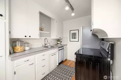 530 W Olympic Place #406, Seattle, WA 98119 - Photo 7