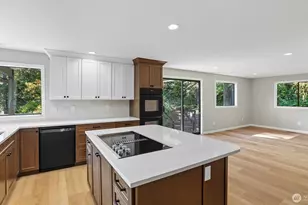 17606 NE 27th St, Redmond, WA 98052 - Photo 9