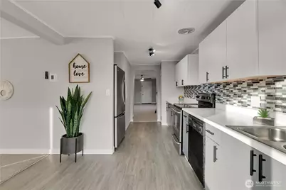 321 3rd Street NE, Auburn, WA 98002 - Photo 3