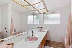 31430 W Lake Morton Dr SE, Kent, WA 98042 - Photo 11