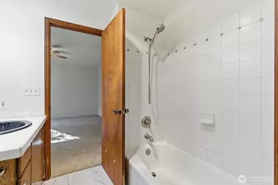 9110 NE Shore Drive, Indianola, WA 98342 - Photo 17