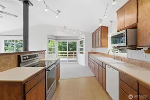 9110 NE Shore Dr, Indianola, WA 98342 - Photo 7