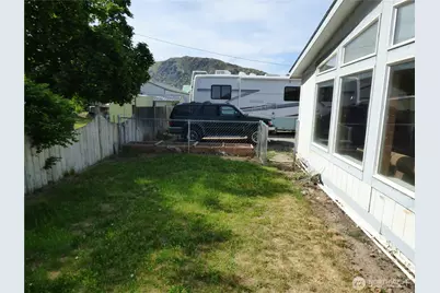 106 1/2 Indian Avenue E, Brewster, WA 98812 - Photo 23