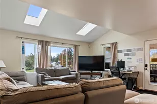 1203 E Section St, Mount Vernon, WA 98274 - Photo 9