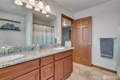 10908 177th Avenue Ct E, Bonney Lake, WA 98391 - Photo 29