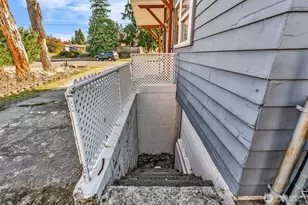 2716 NE 5th Pl, Renton, WA 98056 - Photo 17