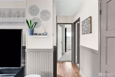 2716 NE 5th Place, Renton, WA 98056 - Photo 9