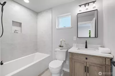 13724 22nd Avenue NE, Seattle, WA 98125 - Photo 17