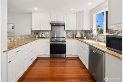 379 100th Avenue NE #A, Bellevue, WA 98004 - Photo 11