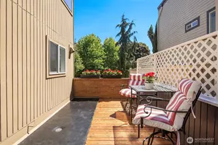 379 100th Ave NE, Bellevue, WA 98004 - Photo 13