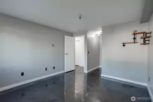 1100 Harrington Ave NE, Renton, WA 98056 - Photo 17