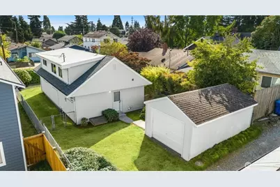 724 N 104th Street, Seattle, WA 98133 - Photo 11