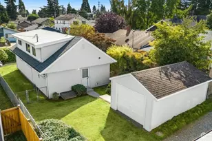 724 N 104th St, Seattle, WA 98133 - Photo 11