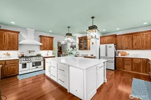 1090 Paha View Dr, Fox Island, WA 98333 - Photo 3