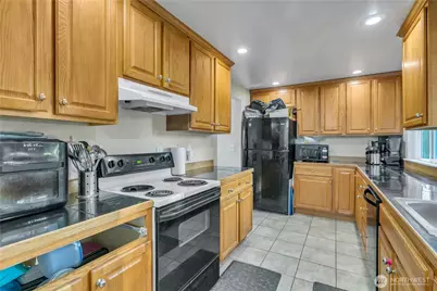 14251 SE 257th Place, Kent, WA 98042 - Photo 9