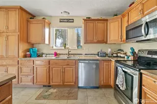 203 E Parkwood Ct, Chehalis, WA 98532 - Photo 13