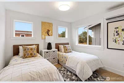 8001 25th Avenue NW, Seattle, WA 98117 - Photo 23