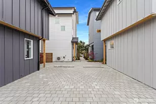 8001 25th Ave NW, Seattle, WA 98117 - Photo 35