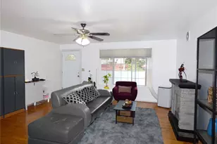 19229 SE 272nd St, Kent, WA 98042 - Photo 9