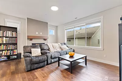 1109 146th Street SW #6, Lynnwood, WA 98087 - Photo 3