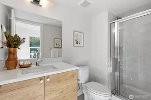 706 Newport Way NW, Issaquah, WA 98027 - Photo 5