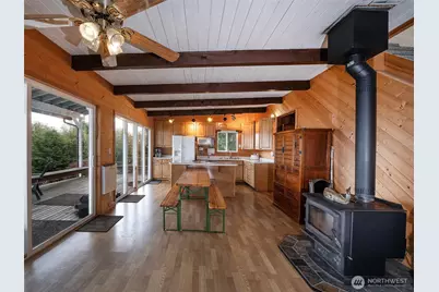 26 E Port Gardner Dr, Everett, WA 98206 - Photo 9