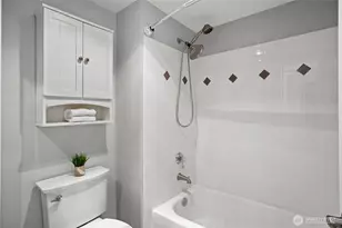 18501 SE Newport Way, Issaquah, WA 98027 - Photo 17